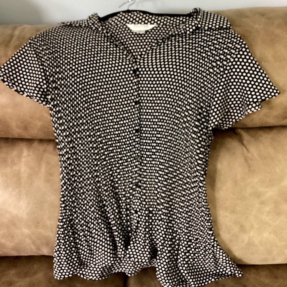 Allison Taylor 1x   black white polka dot sleeveless crinkle  blouse